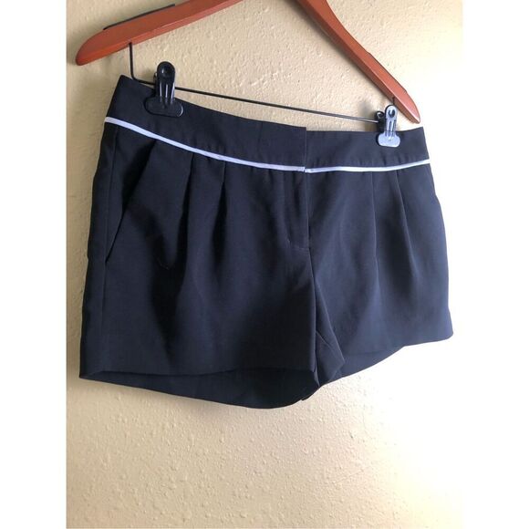 EXPRESS Formal Dress Mini Shorts Womens Black and White Hand Pockets Size 4 - Picture 1 of 11